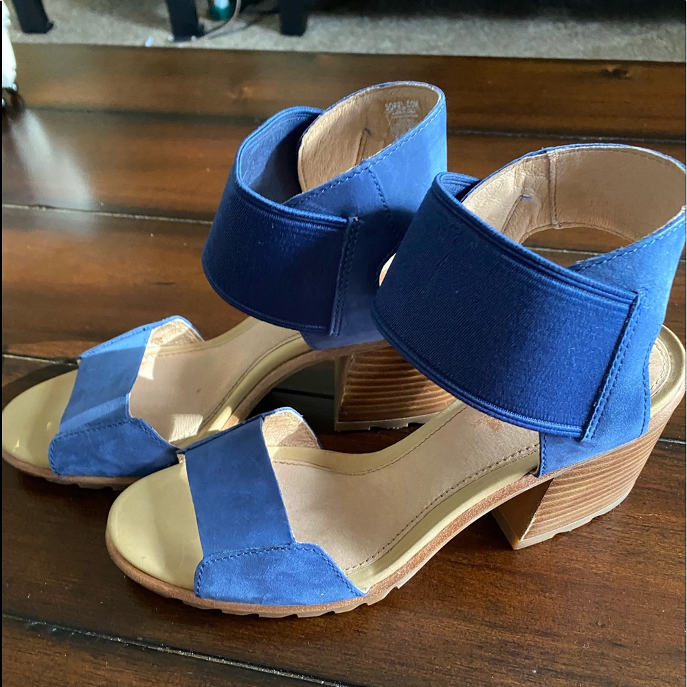 Sorel sandals 8.5